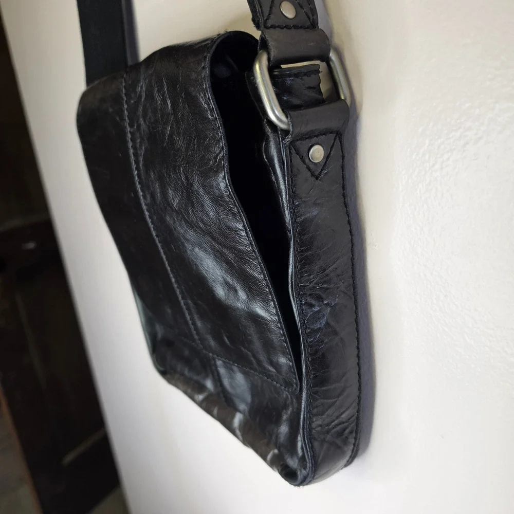 Fossil Indie Sleaze Leather Messenger Crossbody Bag Black Distressed Grunge SM